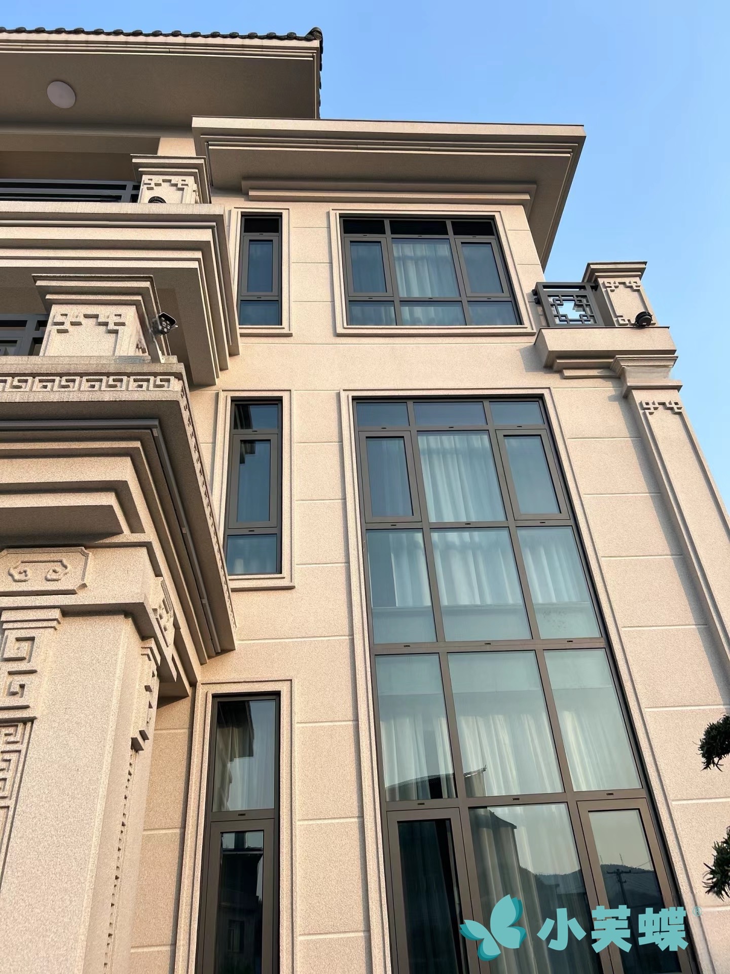 一磚一瓦皆匠心，小芙蝶藝術外墻如何提升自建房格調？